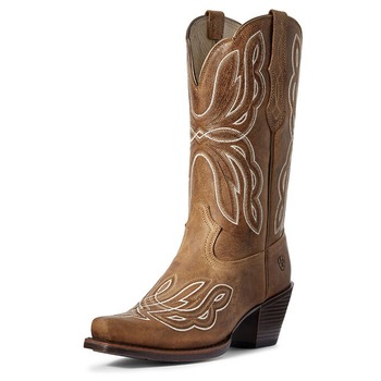 E-Comm: Ashley McBryde's Ariat Picks